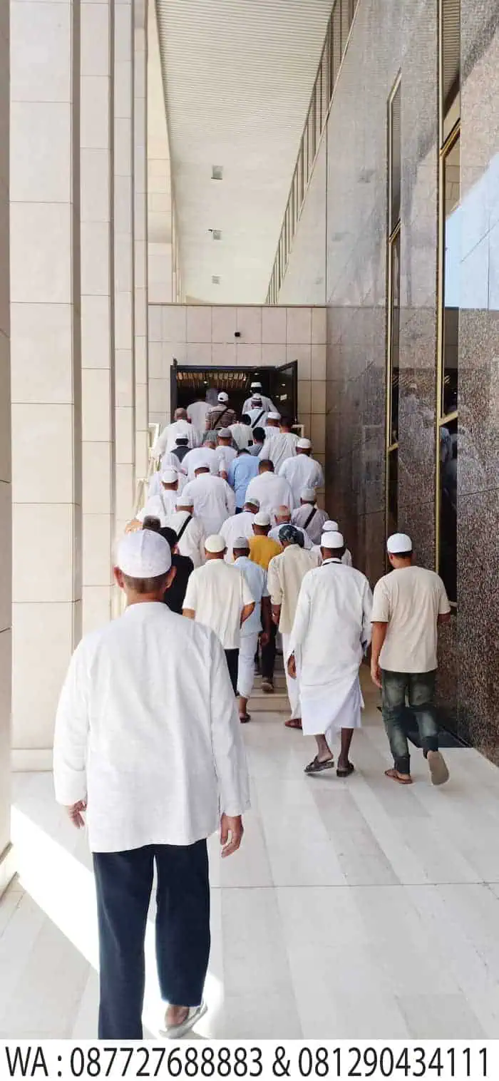 pintu masuk percetakan alquran madinah, city tour madinah safar arroyan travelindo