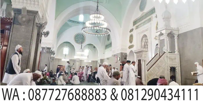 sholat di masjid quba madinah, city tour madinah safar